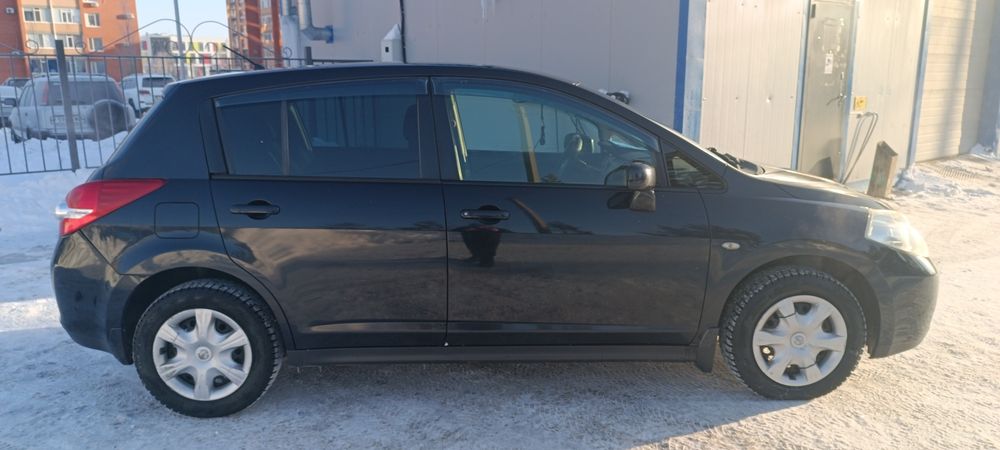 Ниссан Тиида 2010