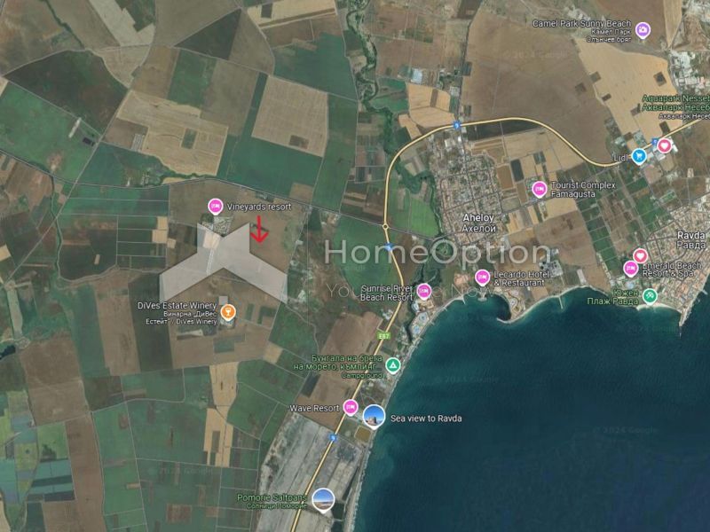 Парцел за жилищно строителство на 2 км от плажа в Ахелой.