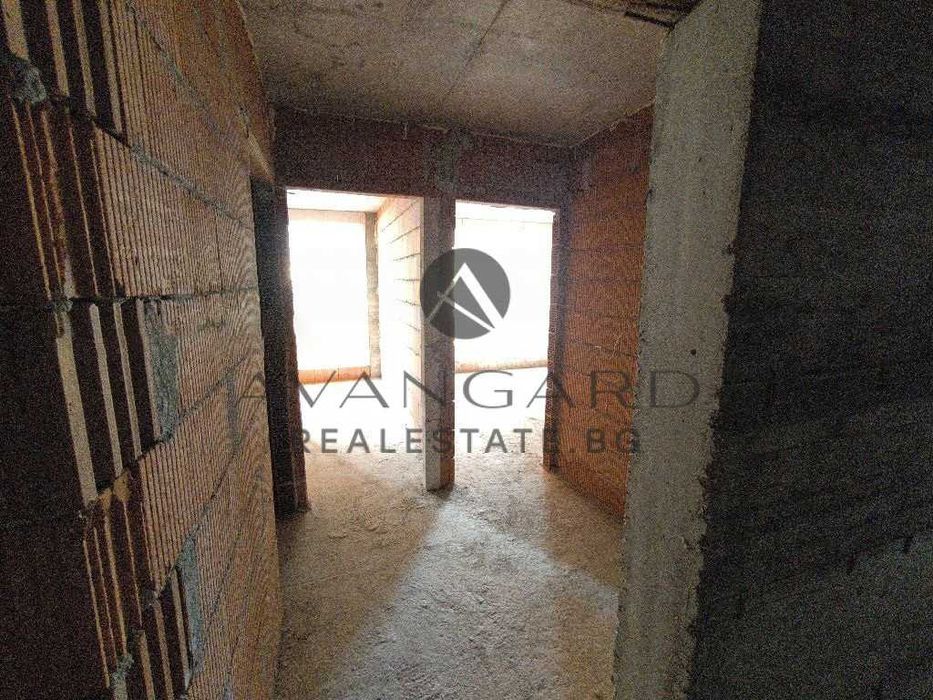 оф.24397 Двустаен с двор и паркомясто пред акт 14/ Марково