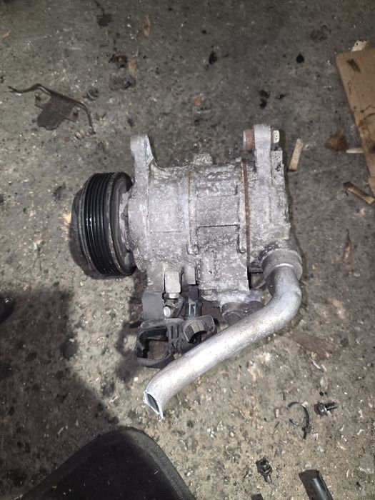 Компресор за климатик за BMW F10 f11 f30 n47 двойка дизел 184 коня