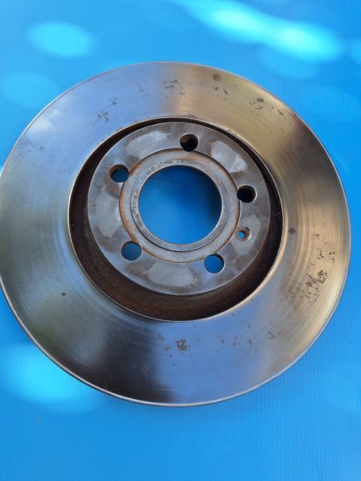 Audi A4 B6 2.5tdi предни дискове в Уникално състояние прави  без ръб