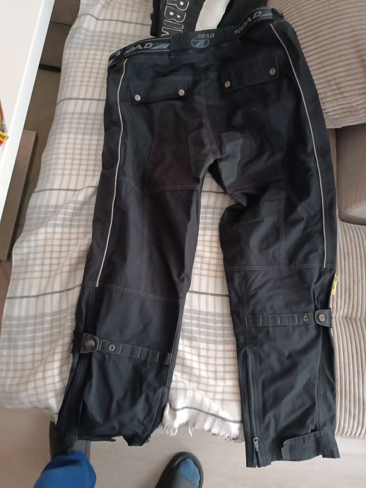 Мото яке и кордурен панталон