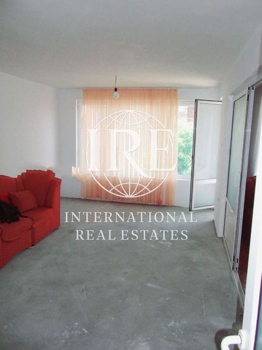 Продава се Четиристаен апартамент в Варна, Аспарухово - 108 кв.м за 1574 €/кв.м - Снимка #1