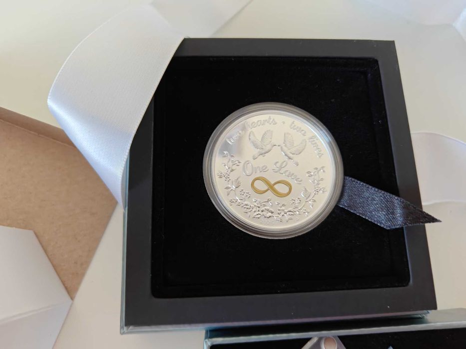 Сребърна монета 1 oz One Love 2026 1oz Silver Proof Coloured Coin