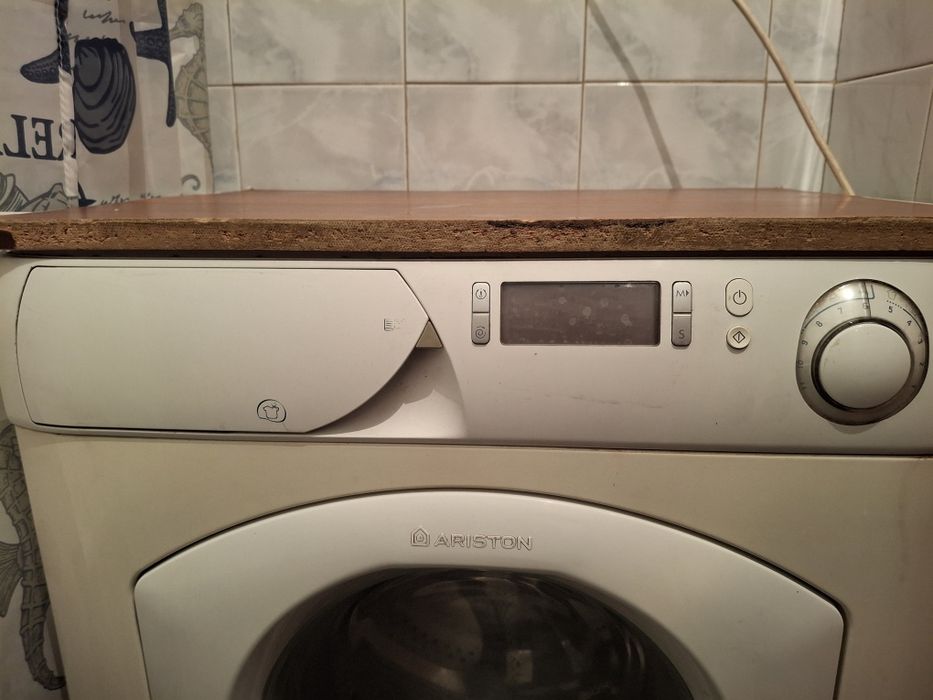 Стиральная машина Ariston avsd107
