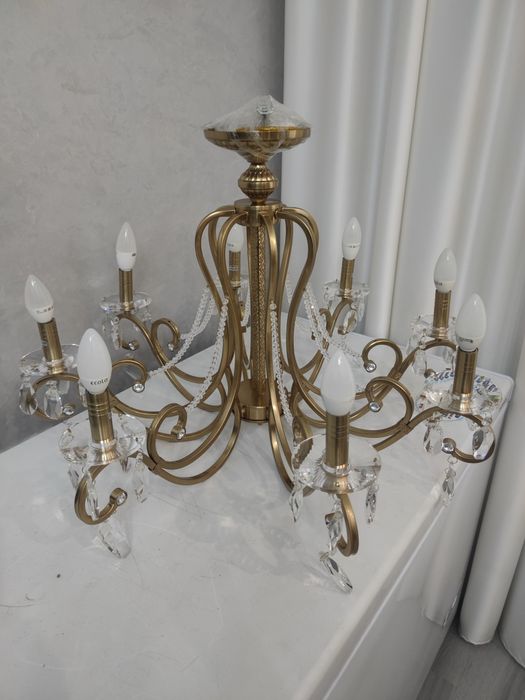 Люстра 8 - ми рожковая