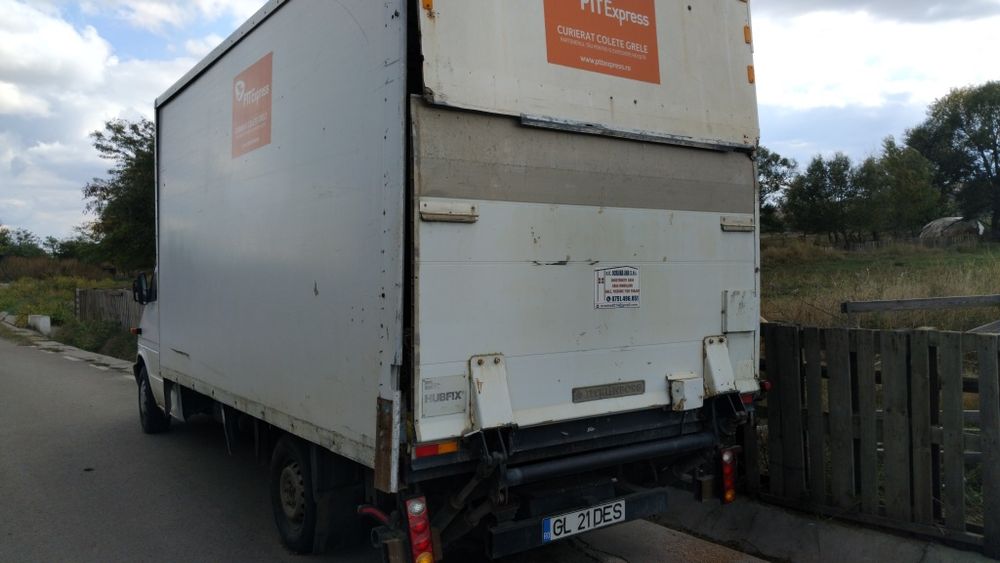 Vand sau schimb sprinter cu lift omologat