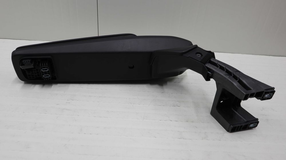 Подлакътник БМВ У06 У11 BMW U06 U11