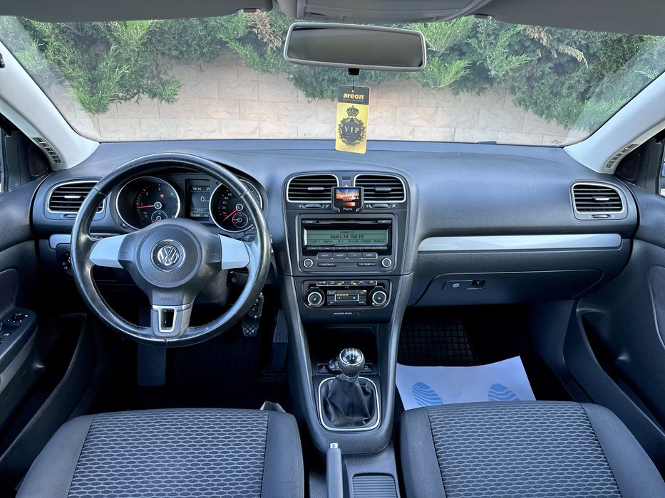 VOLKSWAGEN Golf 2011 — imagine 4