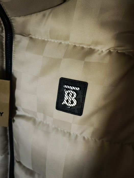 Oferta!! Vesta impermeabila Burberry!Cititi va rog descrierea