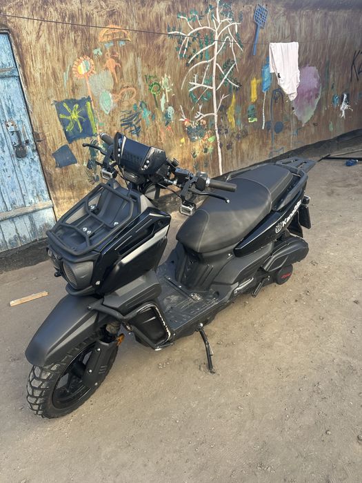 Продам скутер танк 150 куб