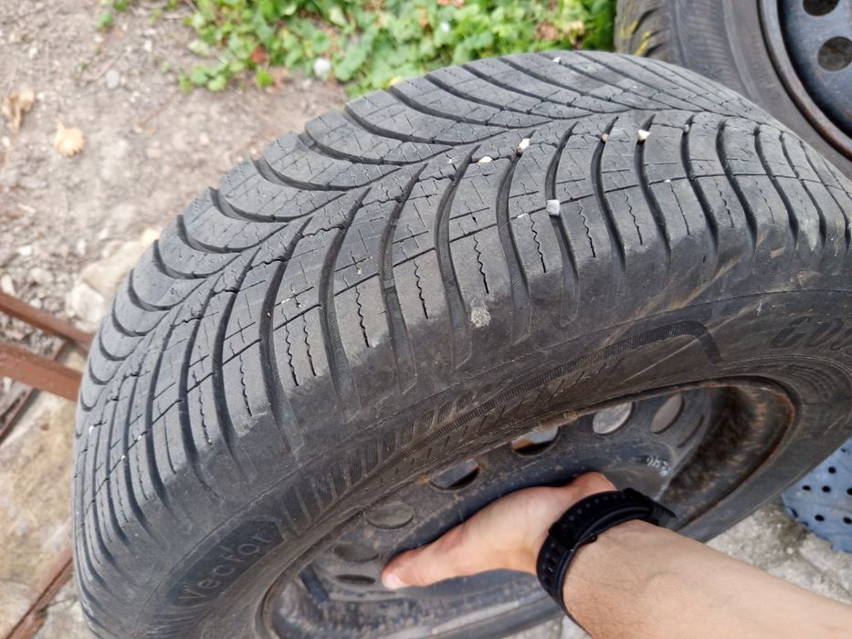 Зимни гуми Semperit и Goodyear