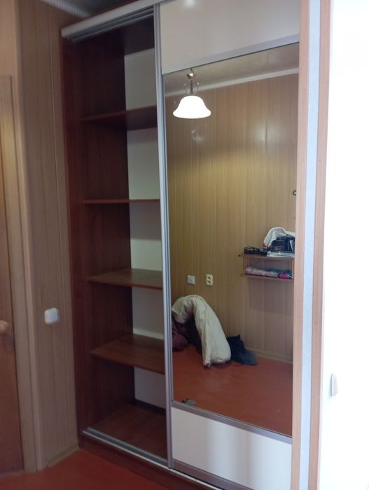 Продам прихожку и трюмо