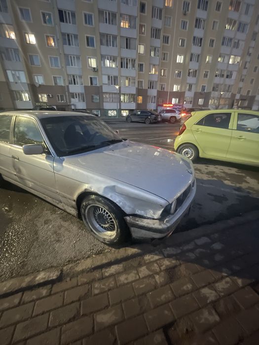Продаю BMW 520i e34
