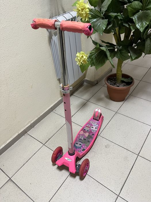 Детский самокат розовый
