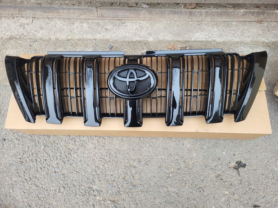 Решетка радиатора Prado 150