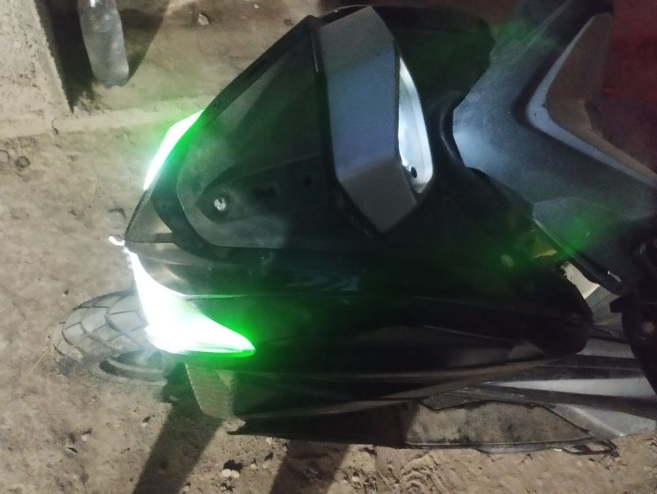 Skuter s max sotiladi 150cc