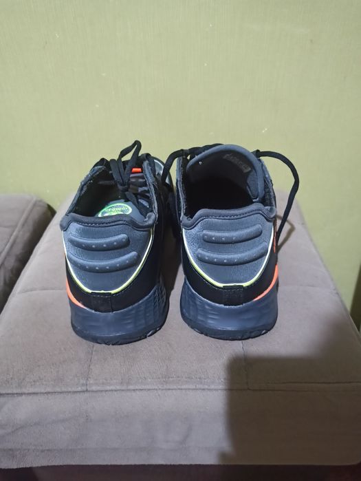 Кроссовки Adidas, и др