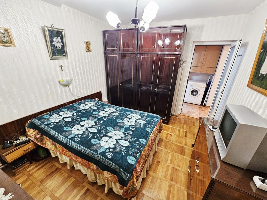 Vanzare apartament 3 camere, zona Catedrala