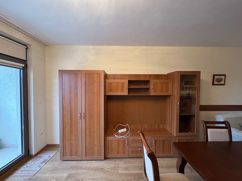 Нов гардероб, дървен