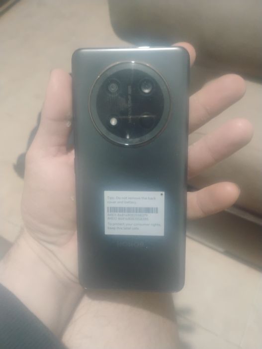 Продавам  honor megik 7 laite nov