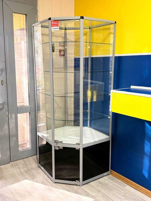 Продам стеклянную ветрину