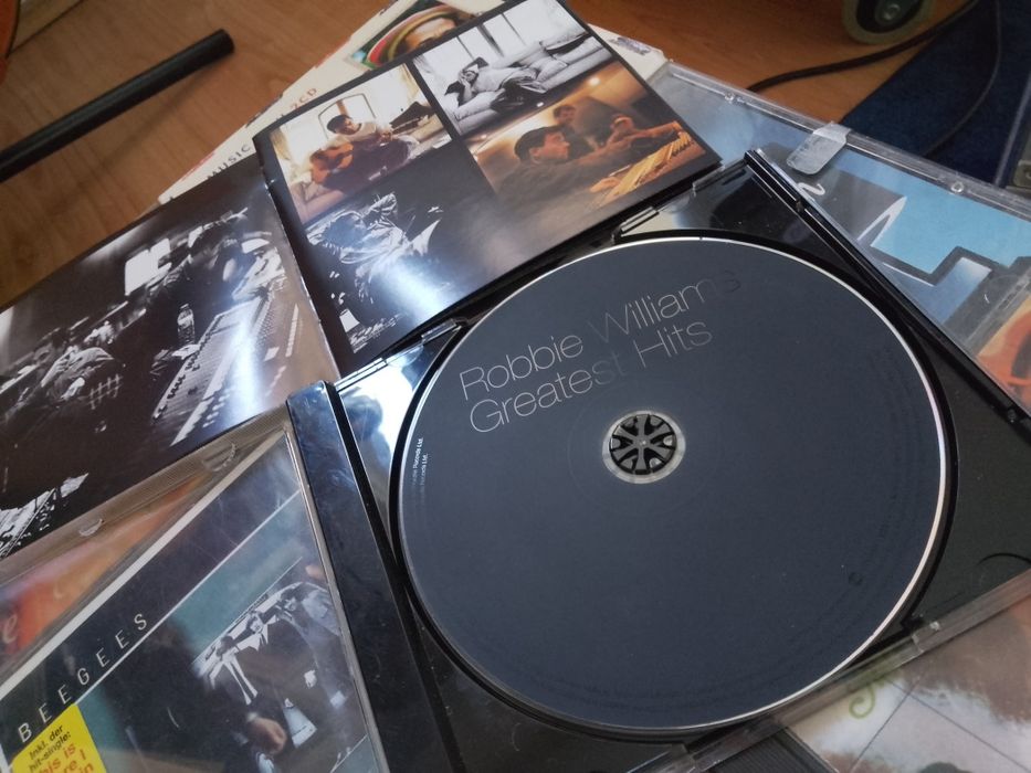 Cd urî Audio- Bee Gees, Michael Jackson, Garry Moore, Robbie Williams,