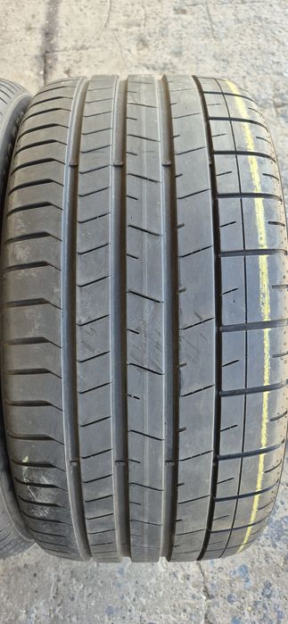 4 anvelope vara Pirelli,fata 255/40/20,spate 285/35/20.Pretul este pe bucata.