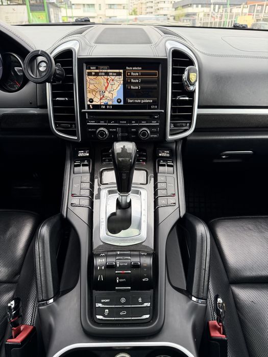 Porsche Cayenne! Tinuta in garaj! Full ! ( cititi cu atentie anuntul)
