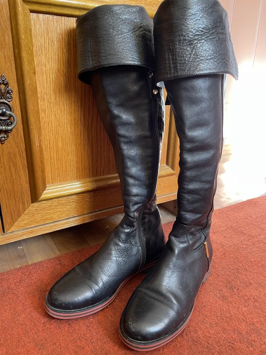 Продам сапоги женские.