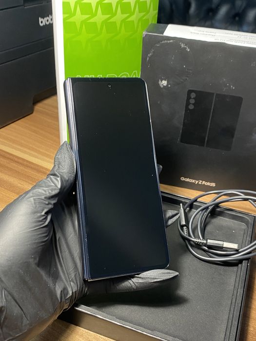 Samsung Galaxy Z Fold5 • 512 GB • Phantom Black