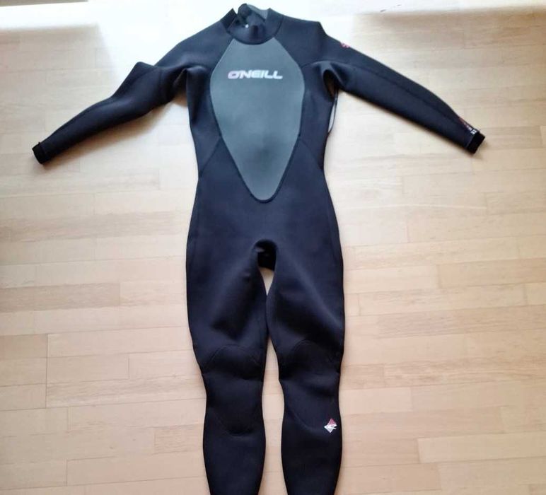 Дамски неопренов костюм O'Neill, черен, размер 40 + жилетка размер M