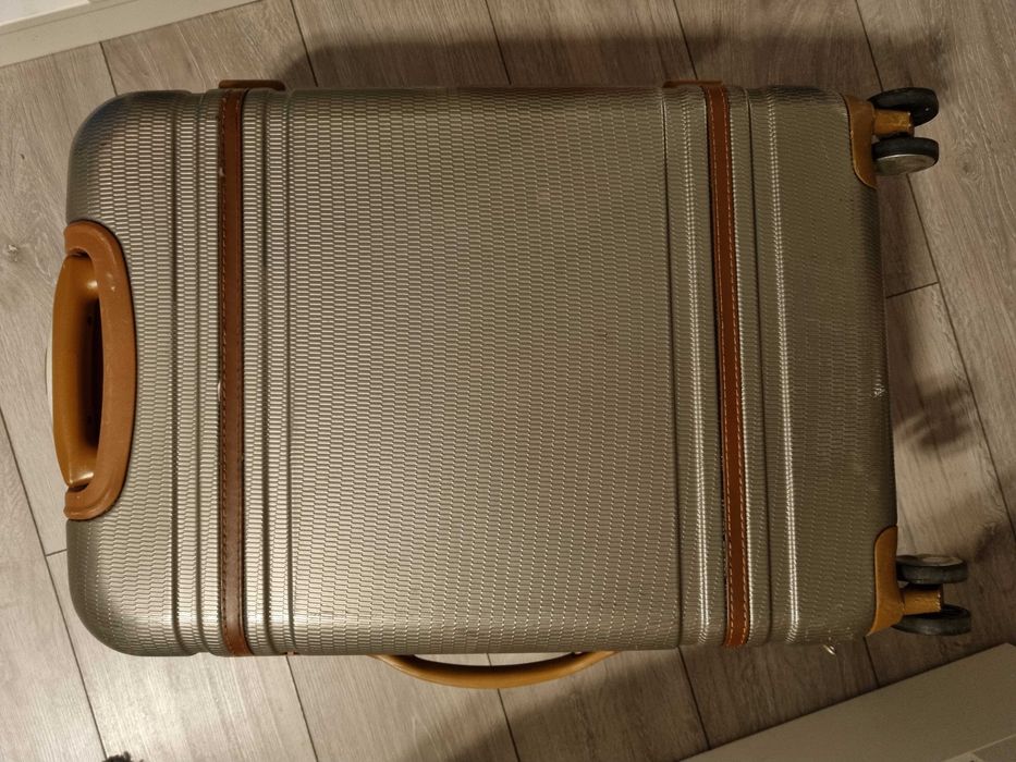 Куфар Estil среден размер