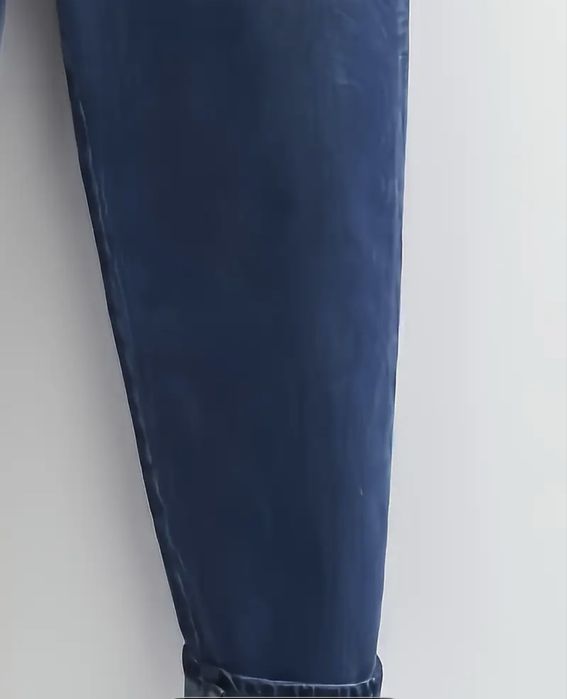 Продам джинсовый комбинезон