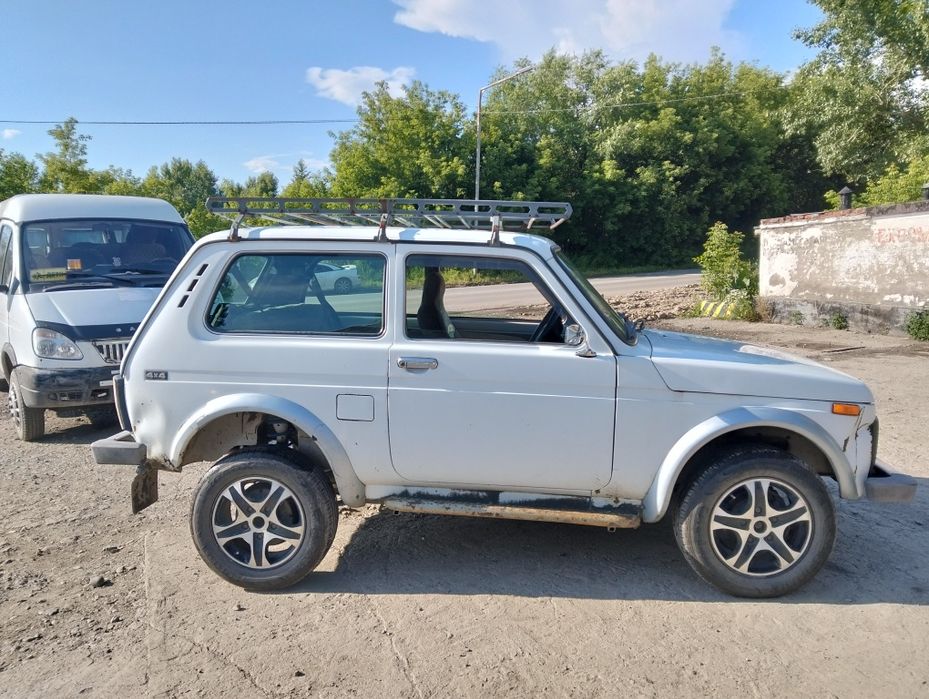 ВАЗ 21213 Нива 2002 года