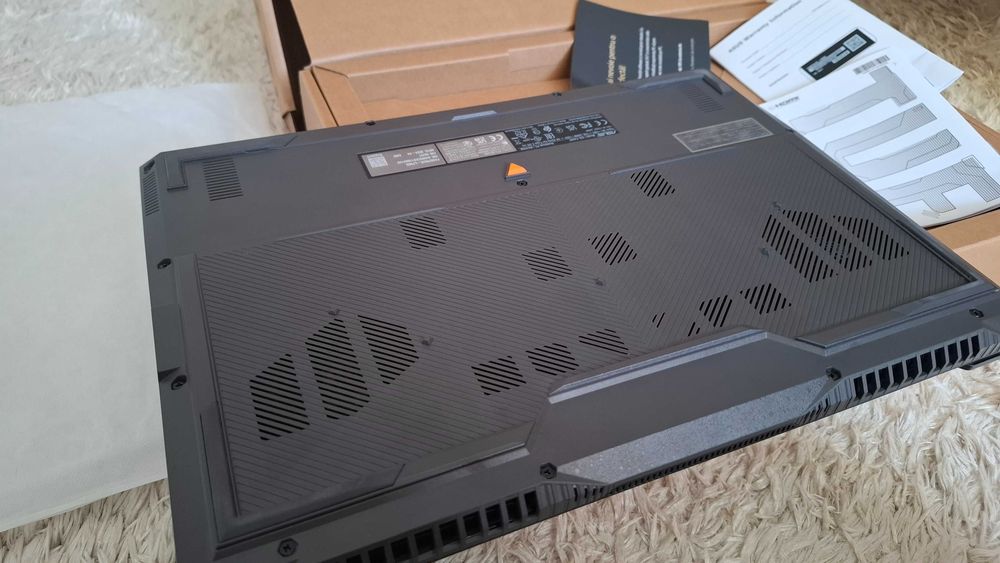 ASUS TUF A15 Gaming R 7-7435HS/512 SSD/16 RAM/RTX 4050 6GBTI cutia NOU