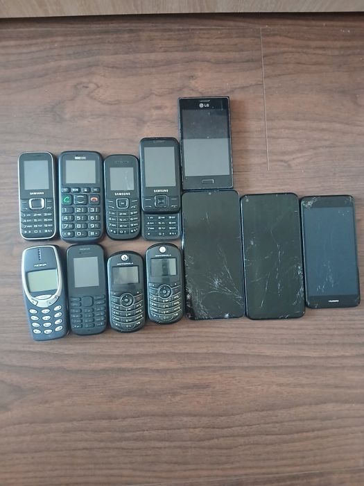 Telefoane vechi nefunctionale