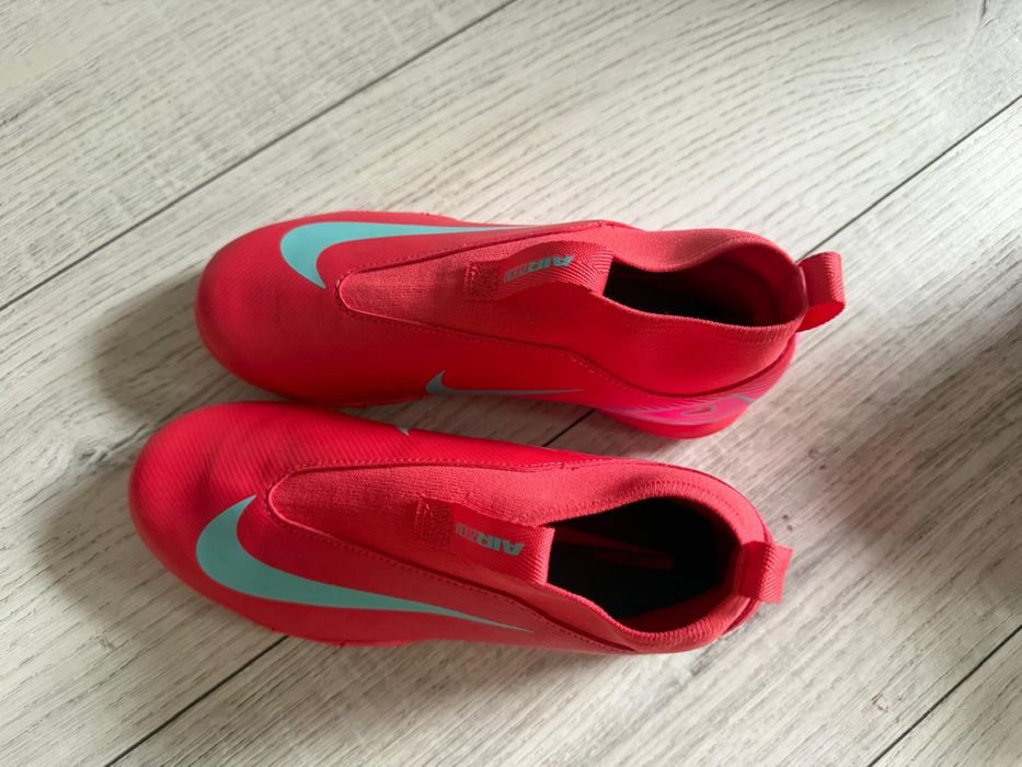 Nike sintetic 36.5 baieti, copii, fotbal
