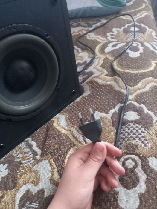 Сабвуфер от розетки