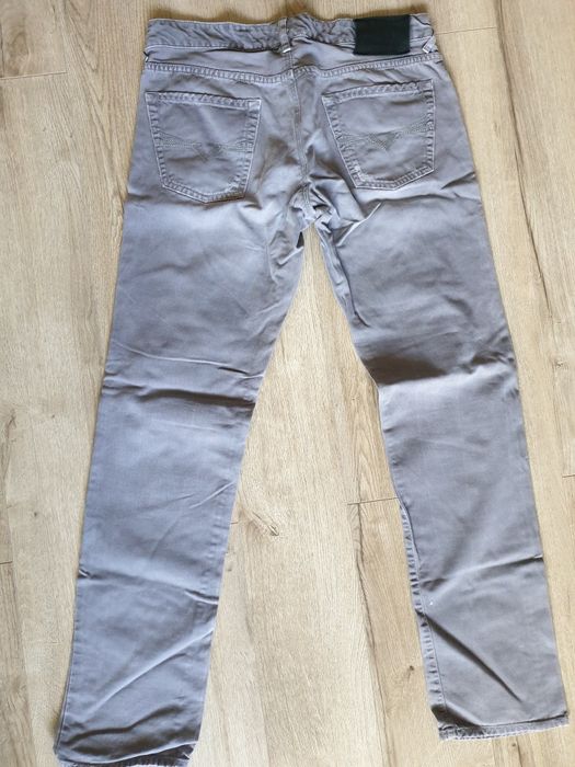 Pantaloni Guess pentru bărbați