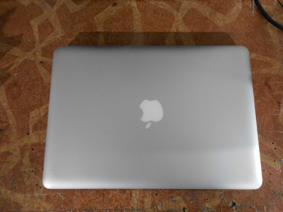 Vand laptop MacBook Pro 13 inch