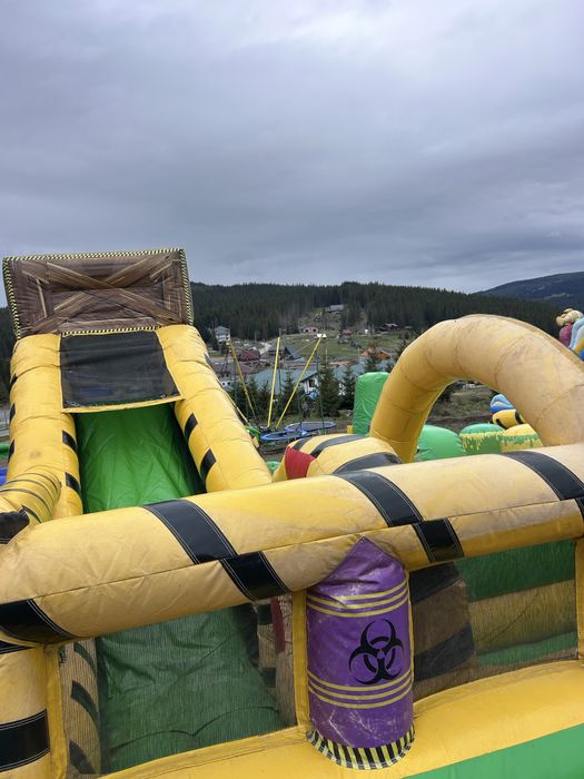 Vand topogan si loc de joaca gonflabil