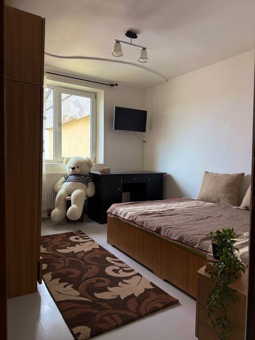 Inchiriez apartament