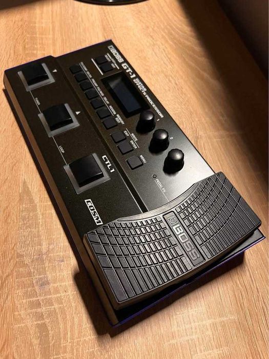 Процесор китара BOSS GT-1