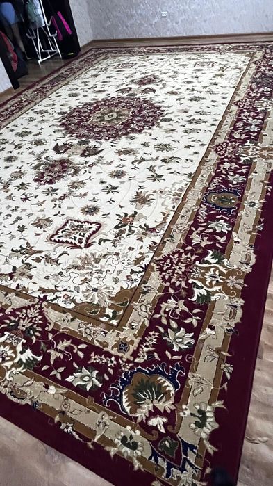 Продам      ковер