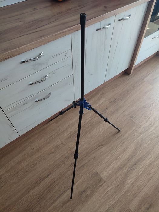 Stativ Formax tripod nou pescuit + buzzbar NGT nou cu 3 posturi
