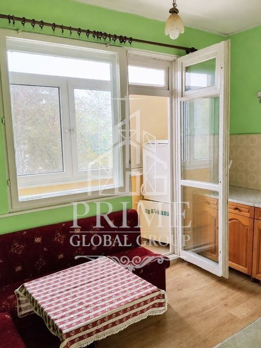 Тристаен апартамент кв. Възраждане 3, Варна
