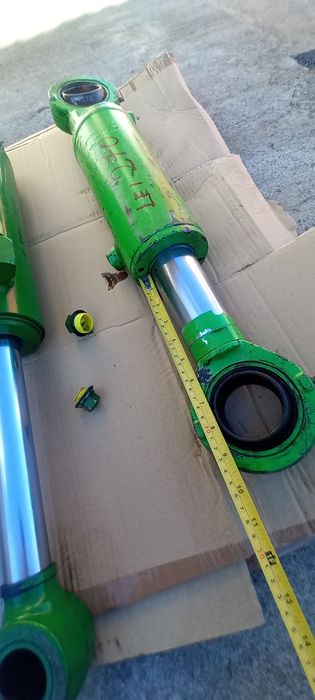cilindru hidraulic John Deere / cilindru servodirectie / marcatoare