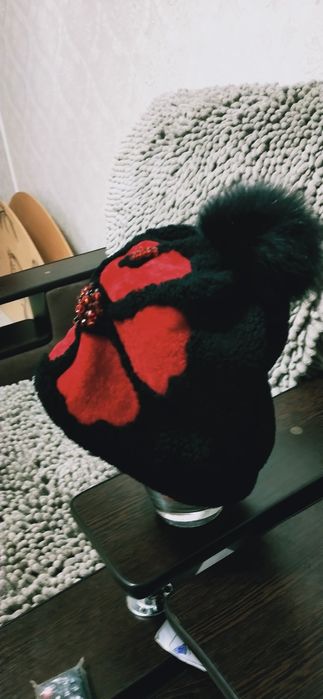 Красивая шапка, овчинка.