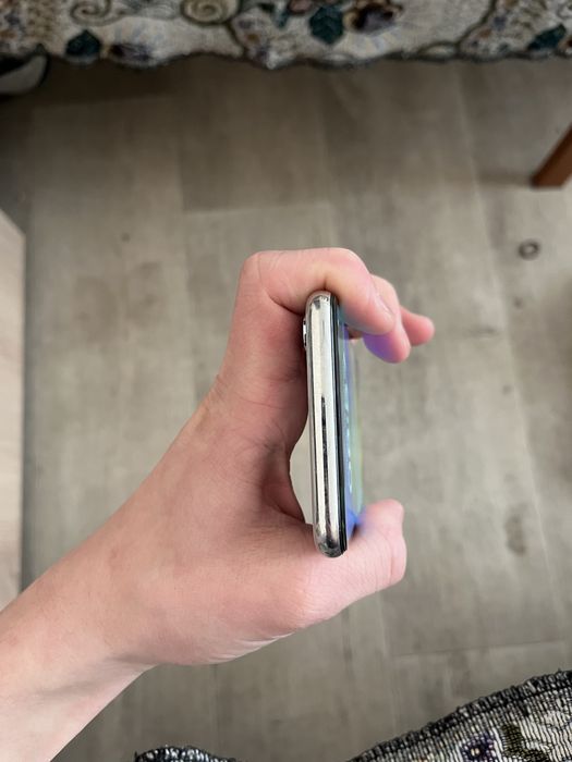 Продам Айфон Х в хорошем состяний